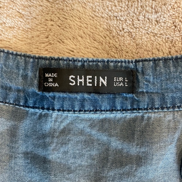 Flounce Sleeve Layered Hem Denim Dress - Picture 3 of 3